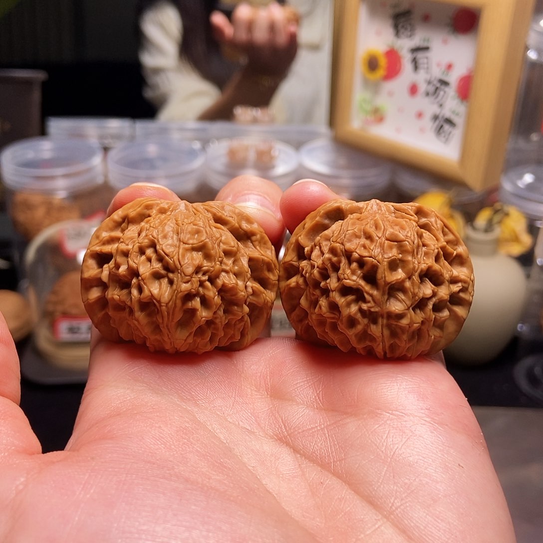 文玩核桃吊坠42全品核王