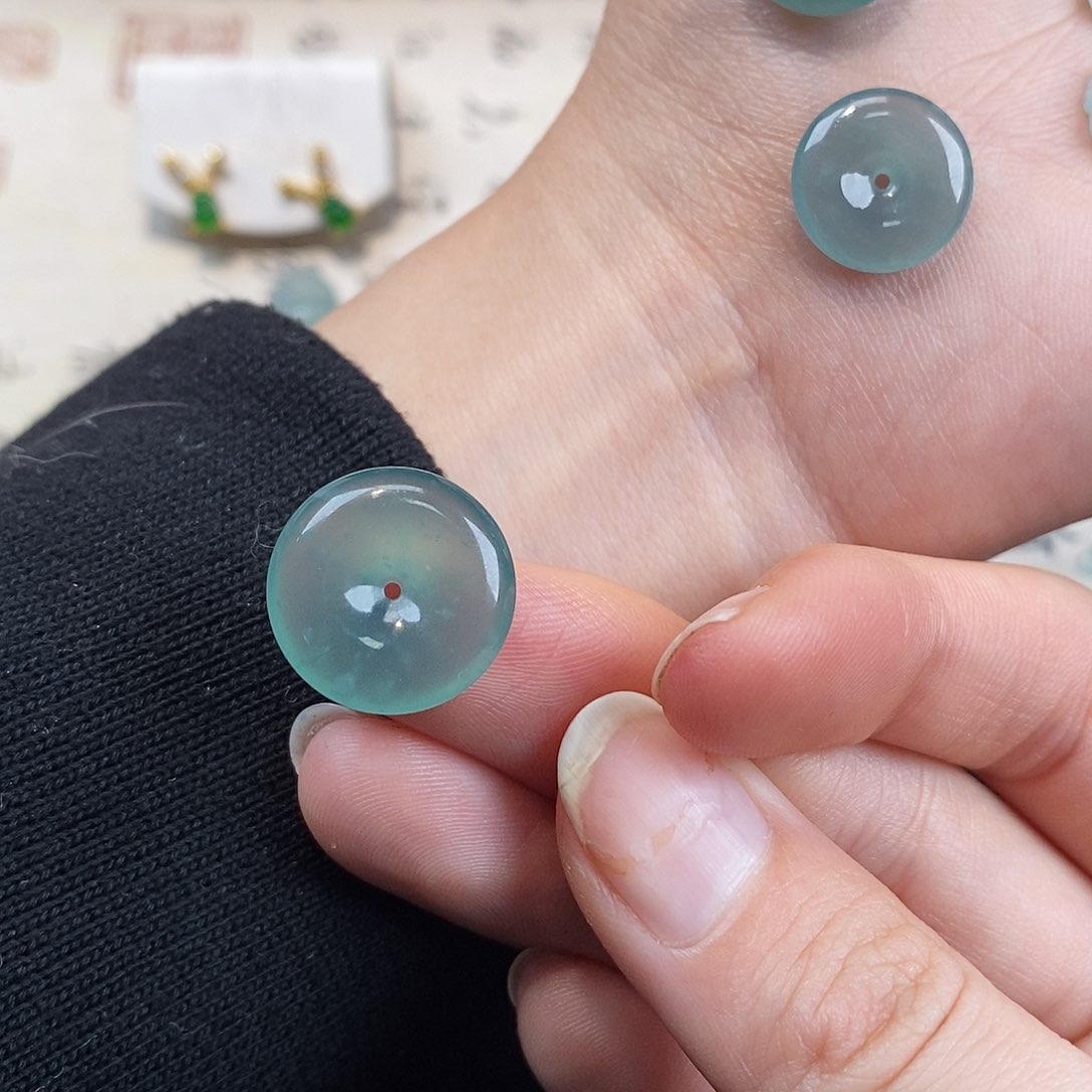 翡翠颈饰未镶嵌天然翡翠