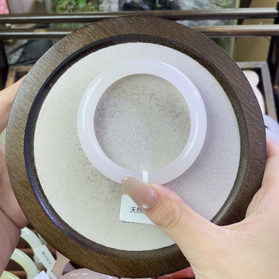 鱼****玛瑙/玉髓未镶嵌手镯