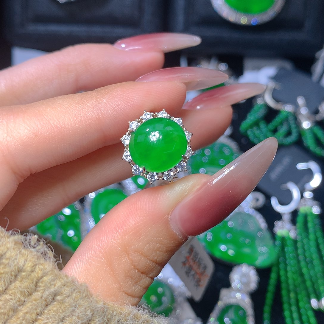 翡翠颈饰银S925镶嵌翡翠