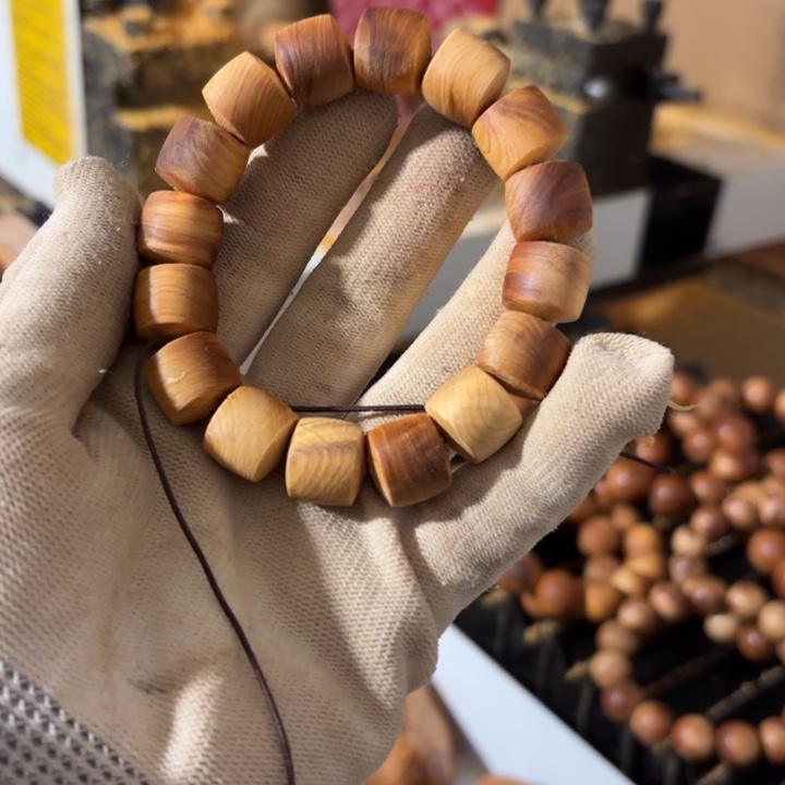 倔***牛木质类1314黑油毛坯单圈