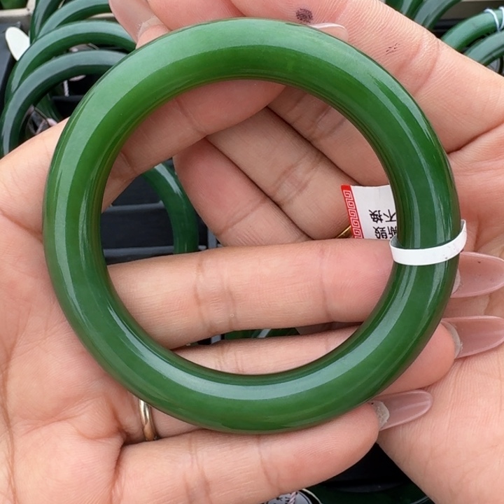 和田玉（碧玉）未镶嵌手镯