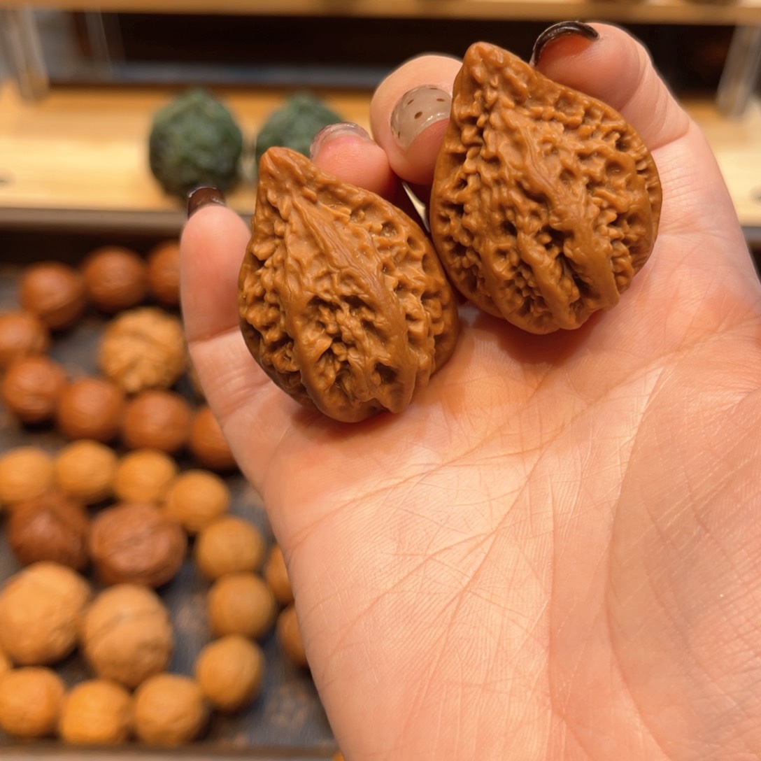 文玩核桃把件蚂蚁上树