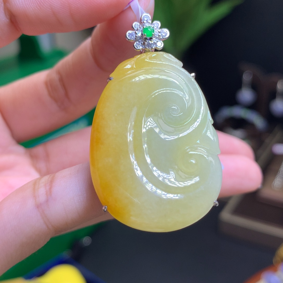 翡翠颈饰18K金镶嵌天然