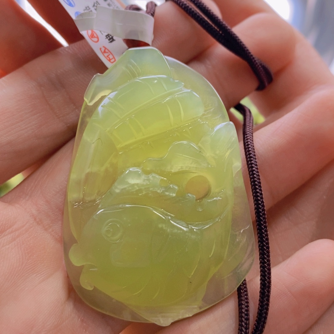 蛇纹石玉吊坠未镶嵌