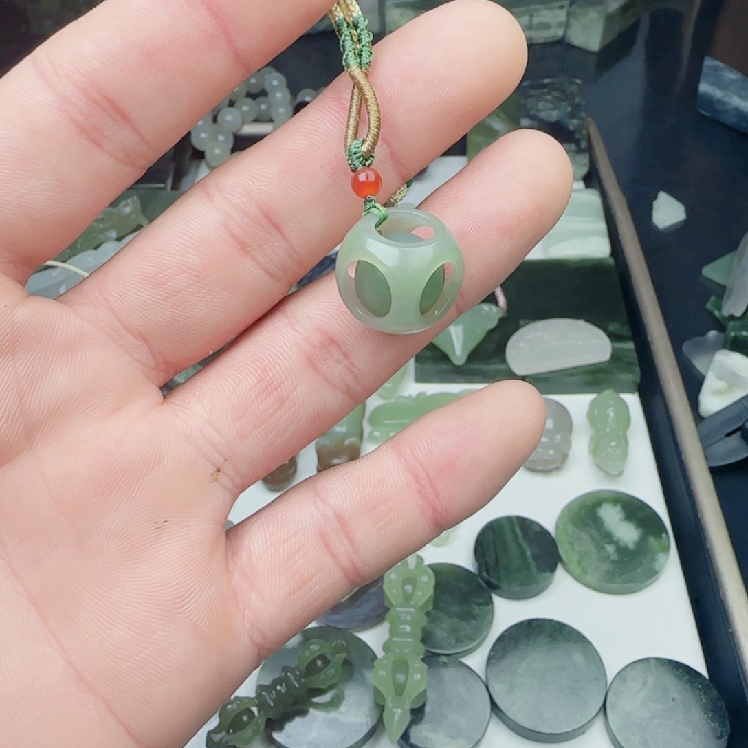 和田玉颈饰未镶嵌春**雨