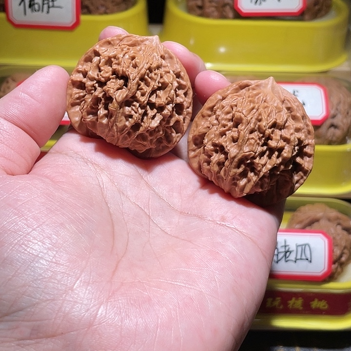 文玩核桃把件盘龙纹