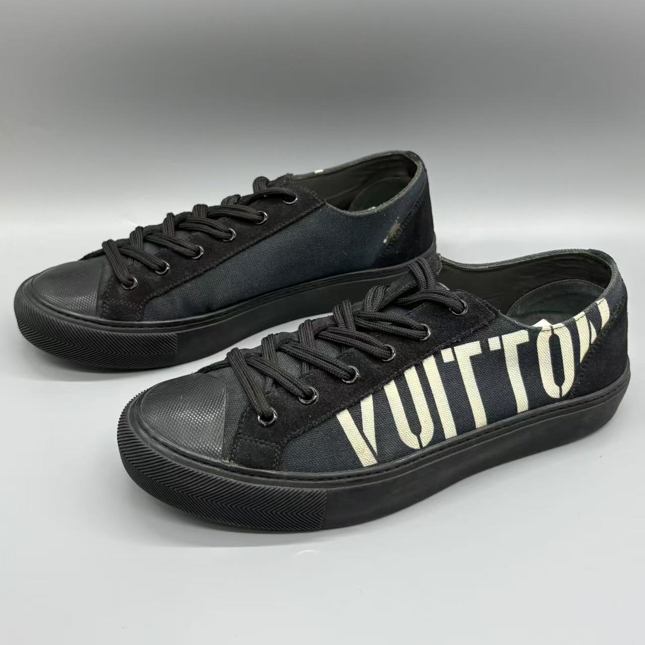 95新 LouisVuitton/路易威登 藏蓝字母印花帆布板鞋39.5欧码 jx34