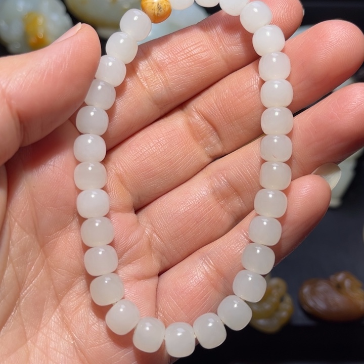 和田玉未镶嵌车挂