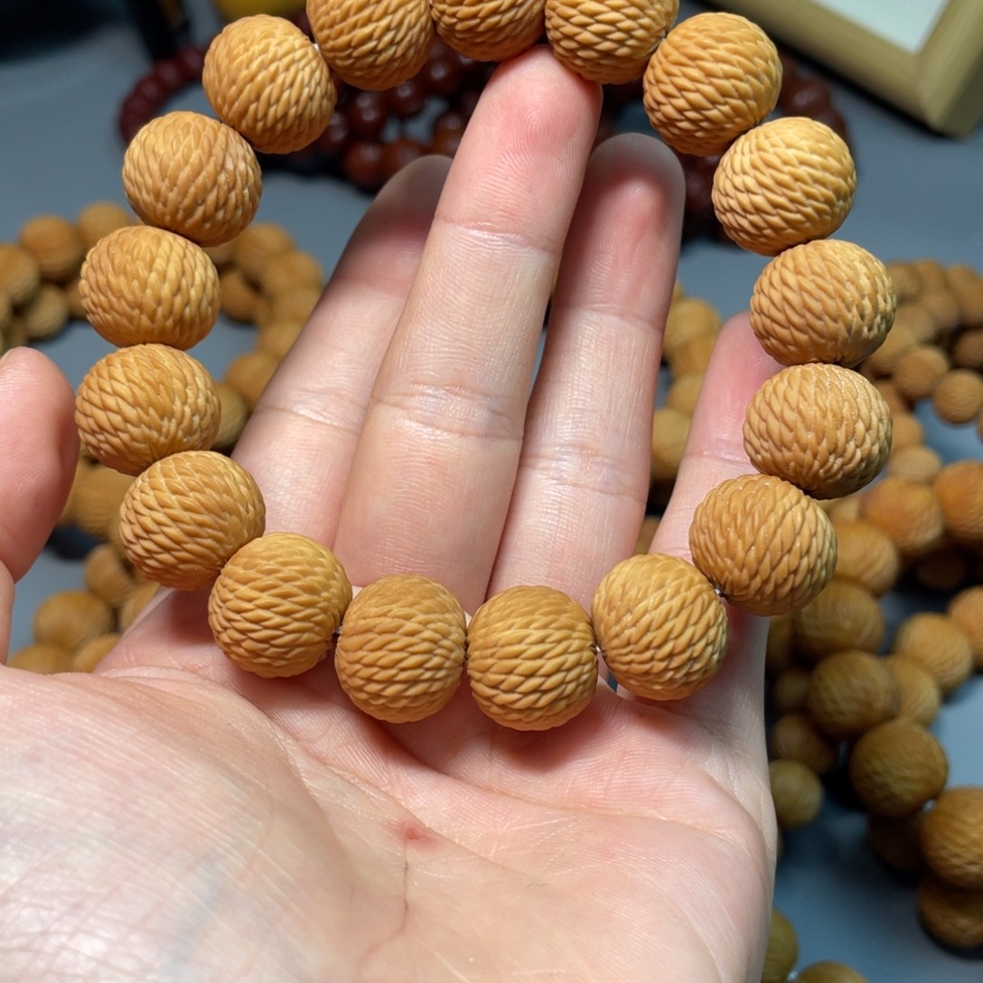 燕***锋手串猴头核桃龙鳞