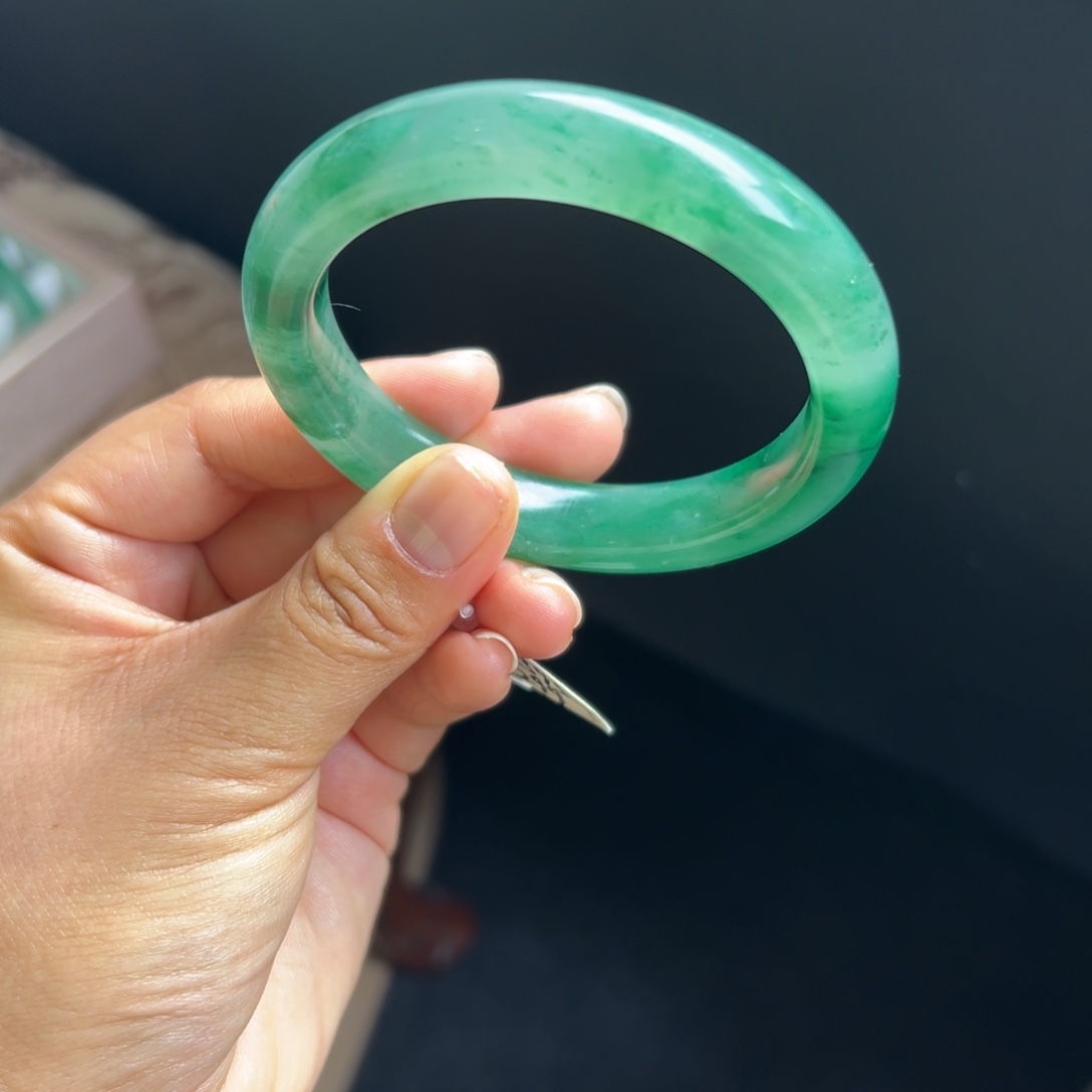 石英质玉未镶嵌手镯非洲翠5758