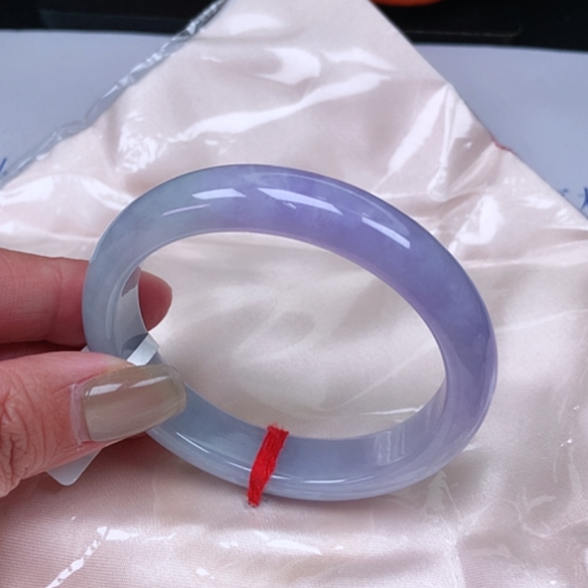 【闪购商品】翡翠手镯未镶嵌贵妃，