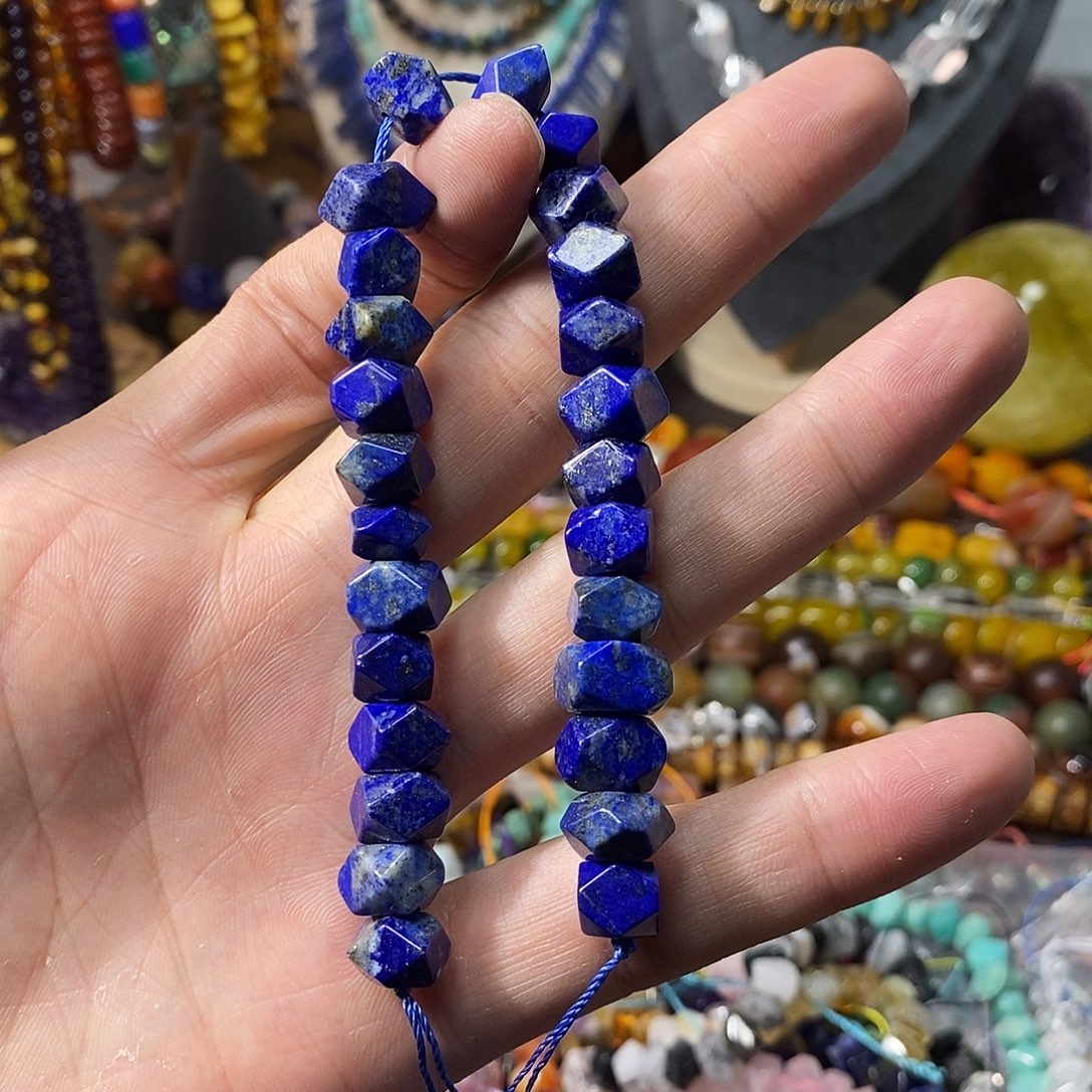 石英质玉未镶嵌，天然青金冲角10mm，