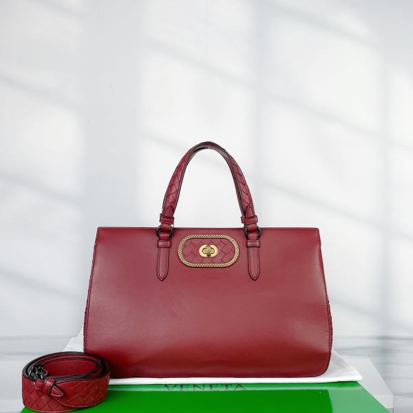 95新/葆蝶家/市场价16700/包包/250314XZ0027