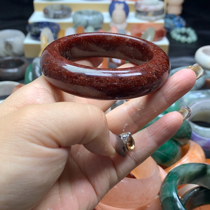 未镶嵌手镯石英质玉