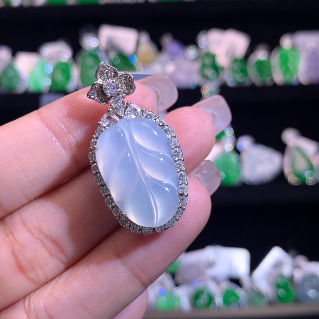 【闪购商品】颈饰银S925镶嵌翡翠