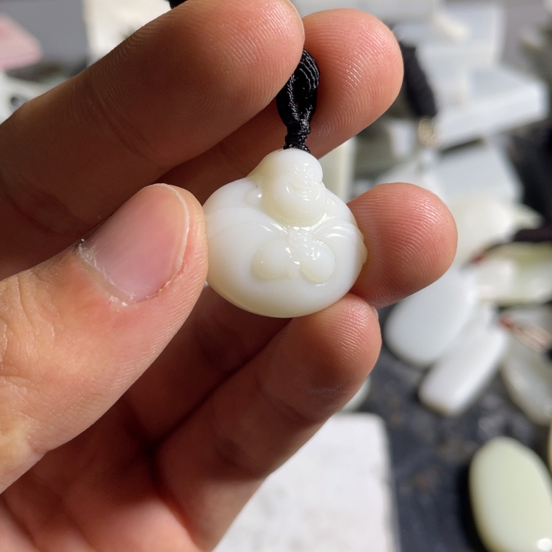 和田玉未镶嵌颈饰