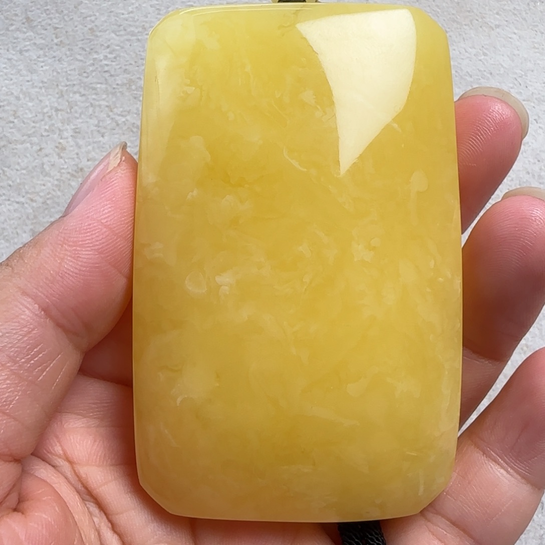 蜜蜡未镶嵌珠宝奇石