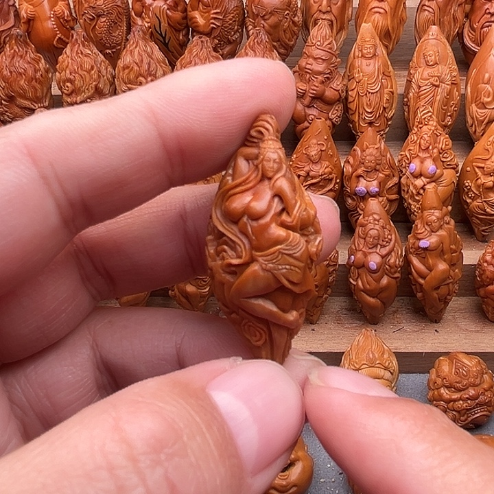 橄榄核吊坠19鹤女