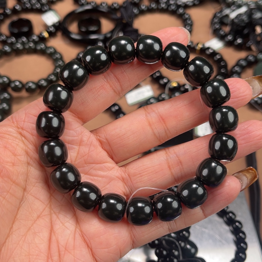 用***9和田玉未镶嵌手串12