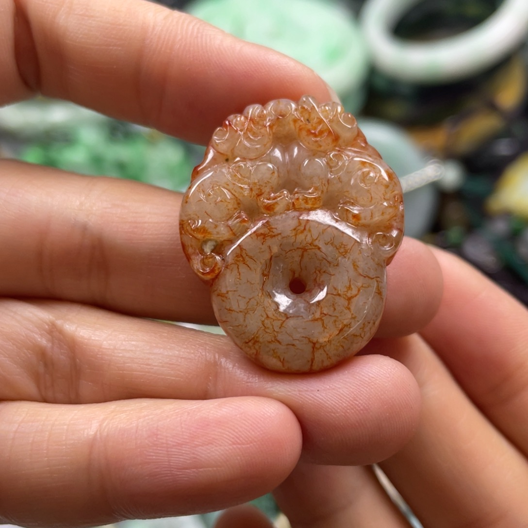 翡翠未镶嵌颈饰牌子