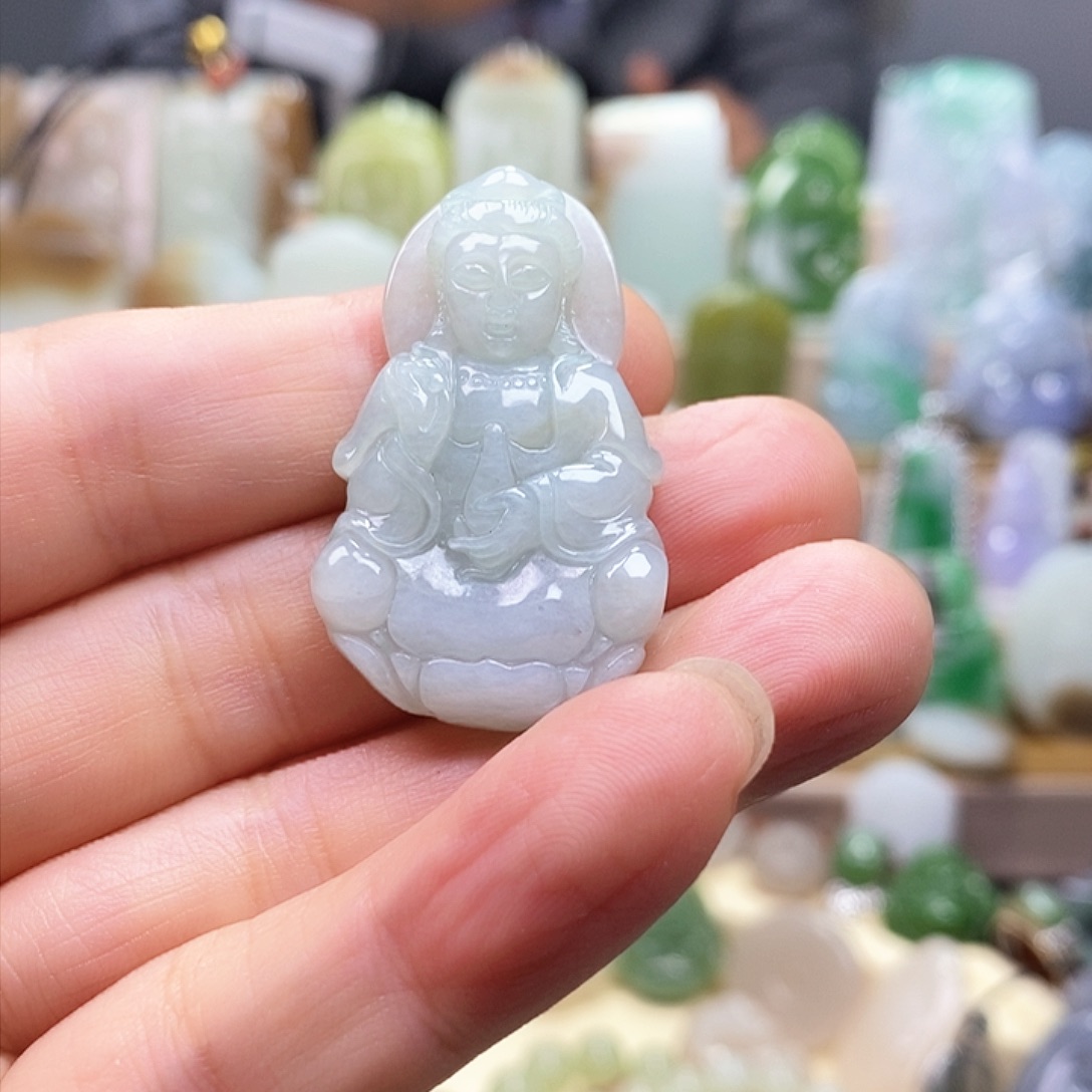 翡翠颈饰未镶嵌翡翠