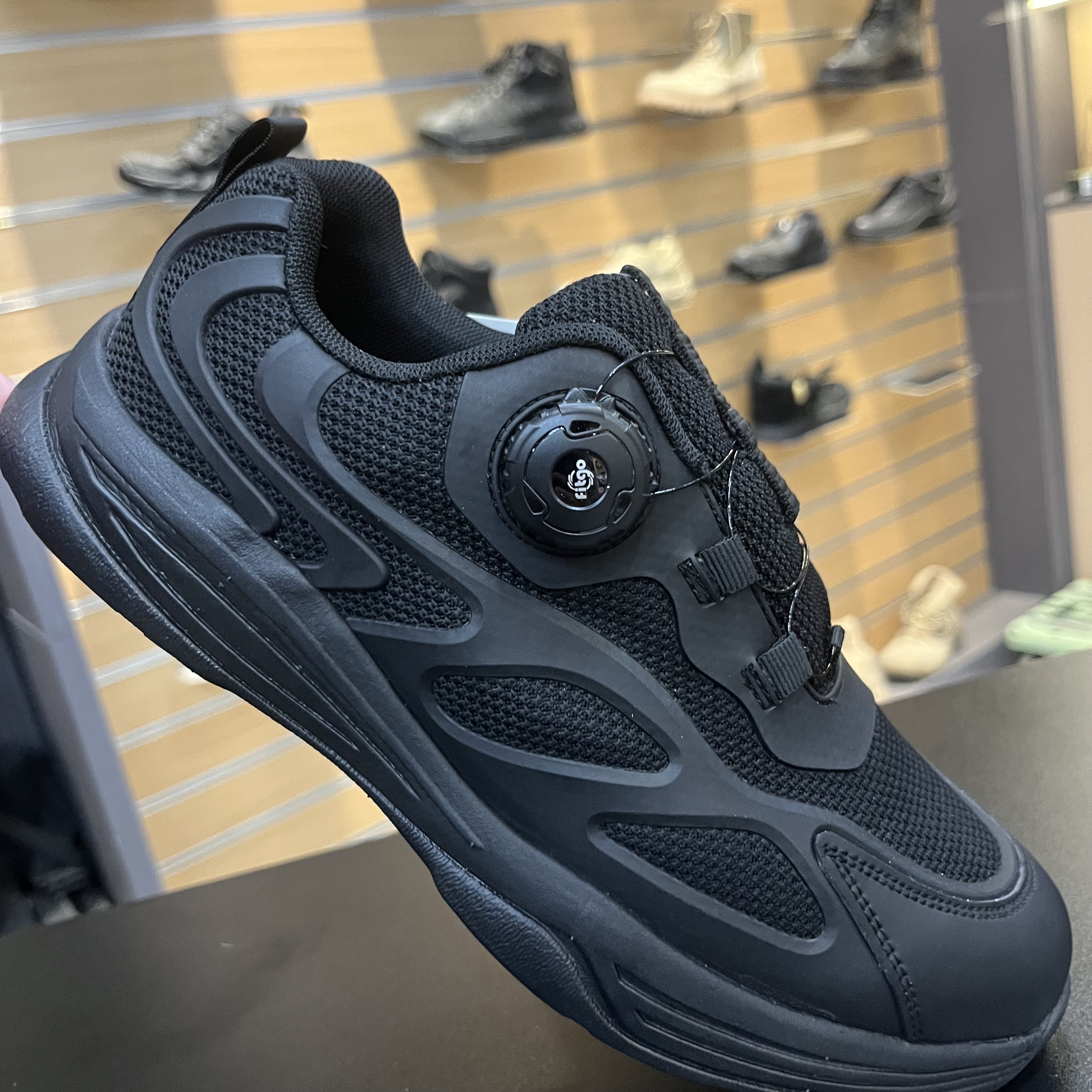 K011 新式超轻旋转纽扣鞋