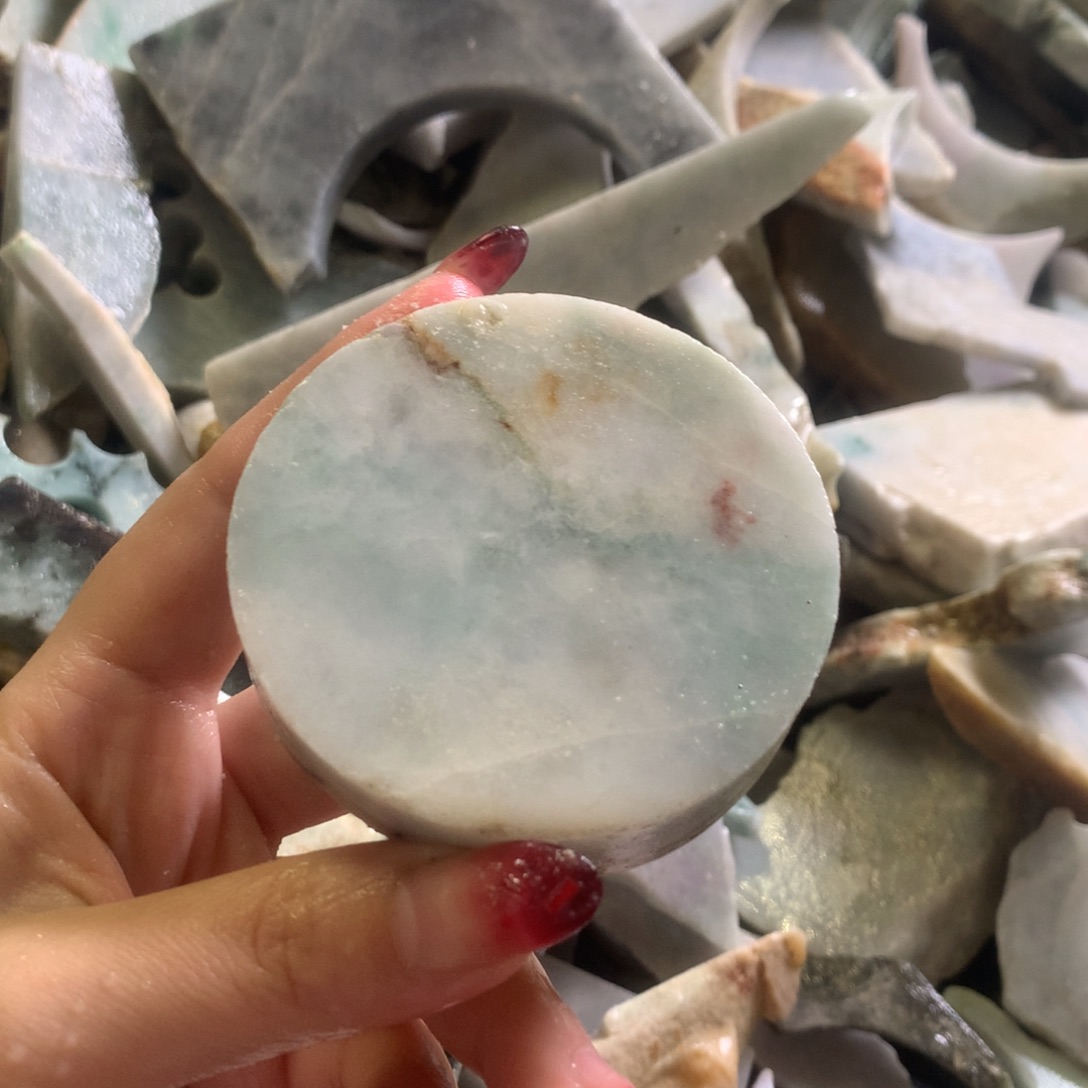 翡翠颈饰未镶嵌缅甸翡翠