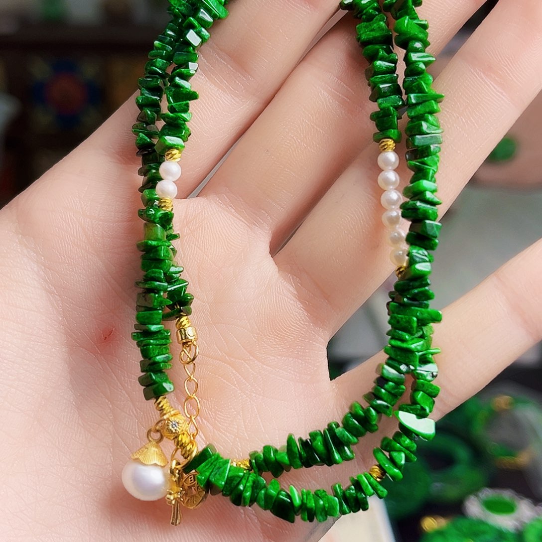 颈饰未镶嵌翡翠多样性