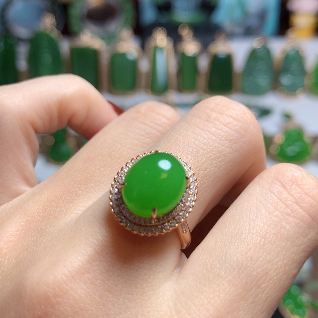 和田玉戒指18K金镶嵌