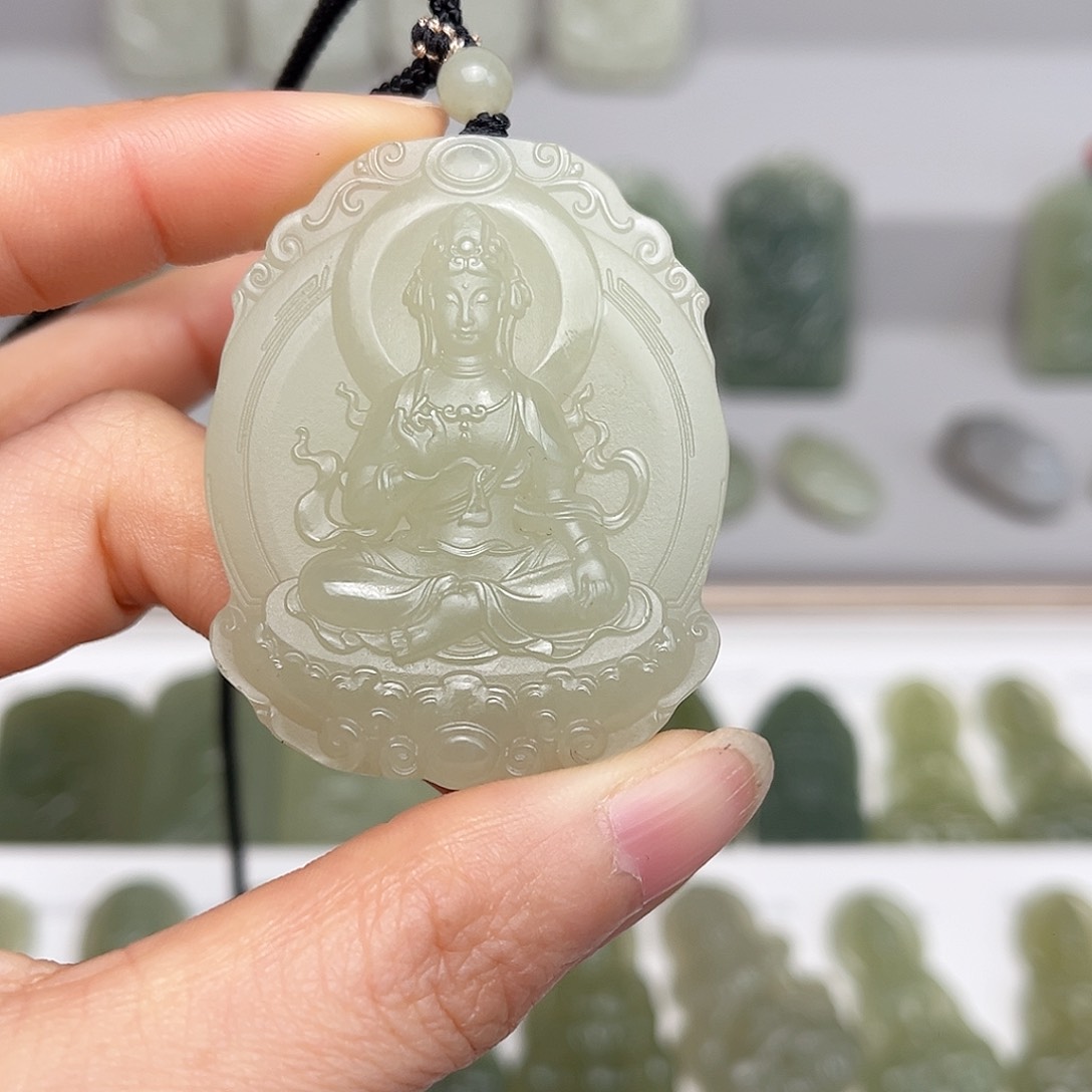 和田玉颈饰未镶嵌砖****田