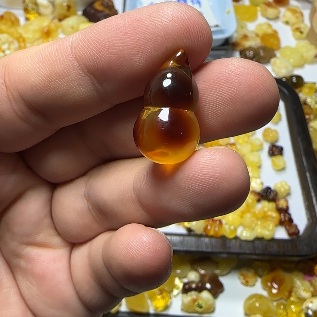 琥珀未镶嵌裸石1.96克