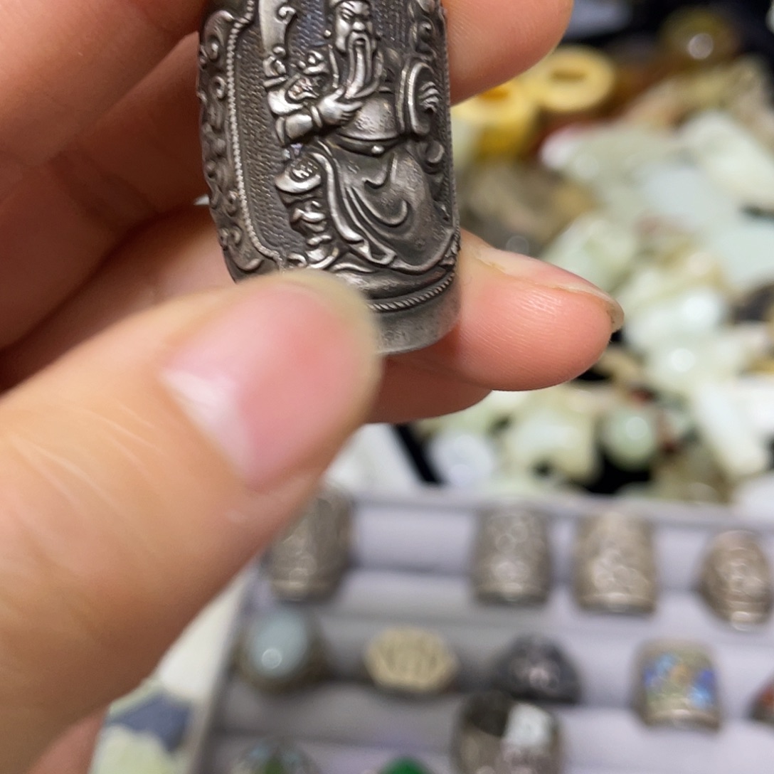 ****5铜摆件一个小物件。  