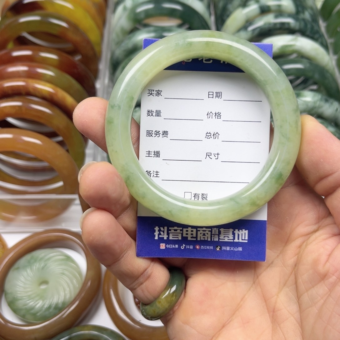 透闪石-蛇纹石玉手镯未镶嵌小*