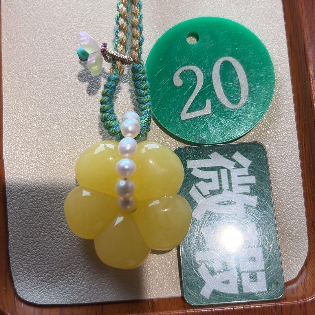 琥珀未镶嵌颈饰吊坠