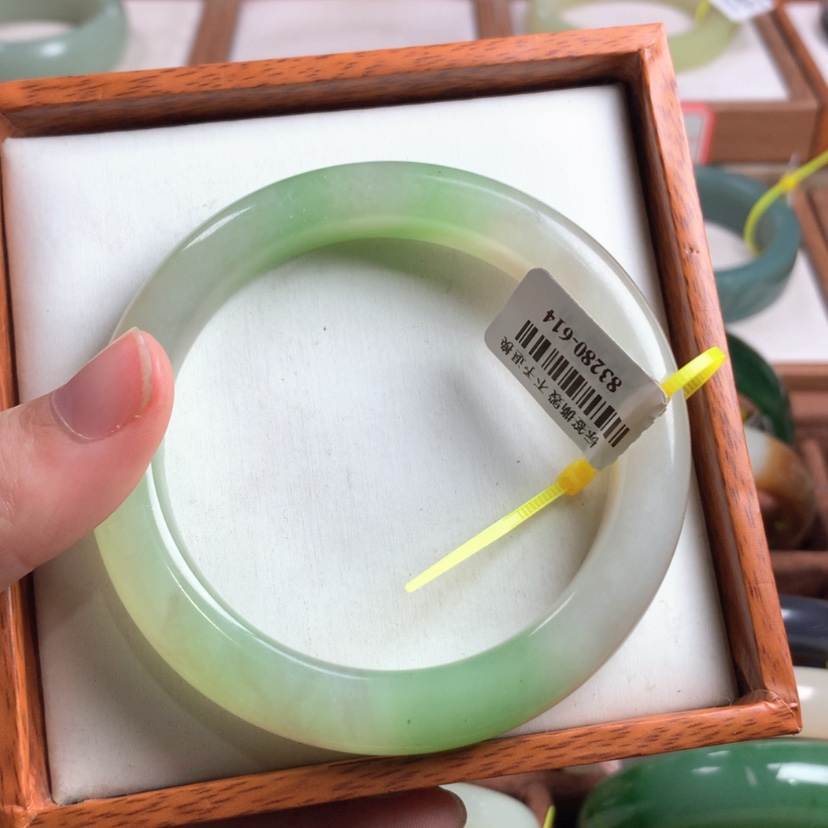 【闪购商品】和田玉手镯未镶嵌