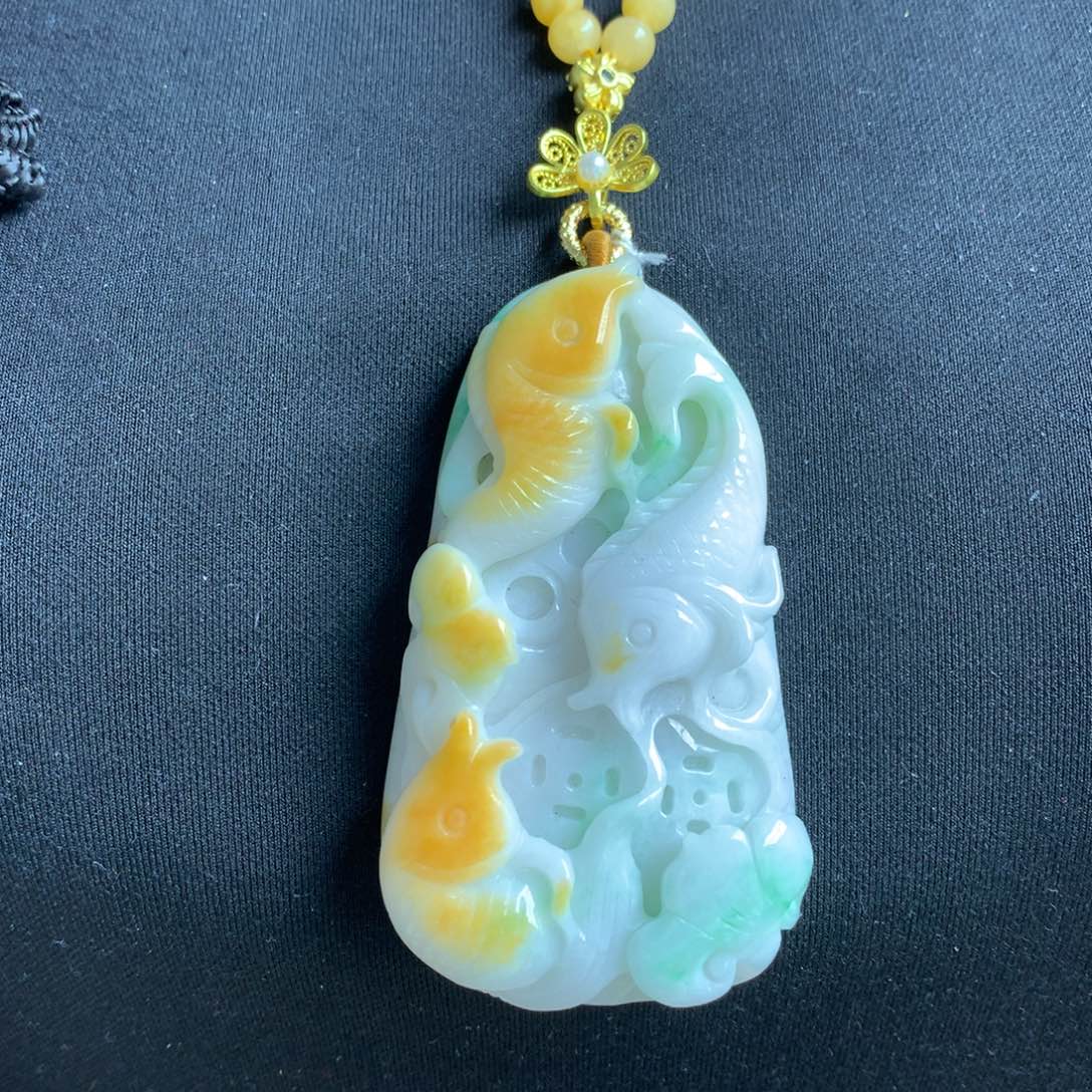 翡翠颈饰未镶嵌翡翠