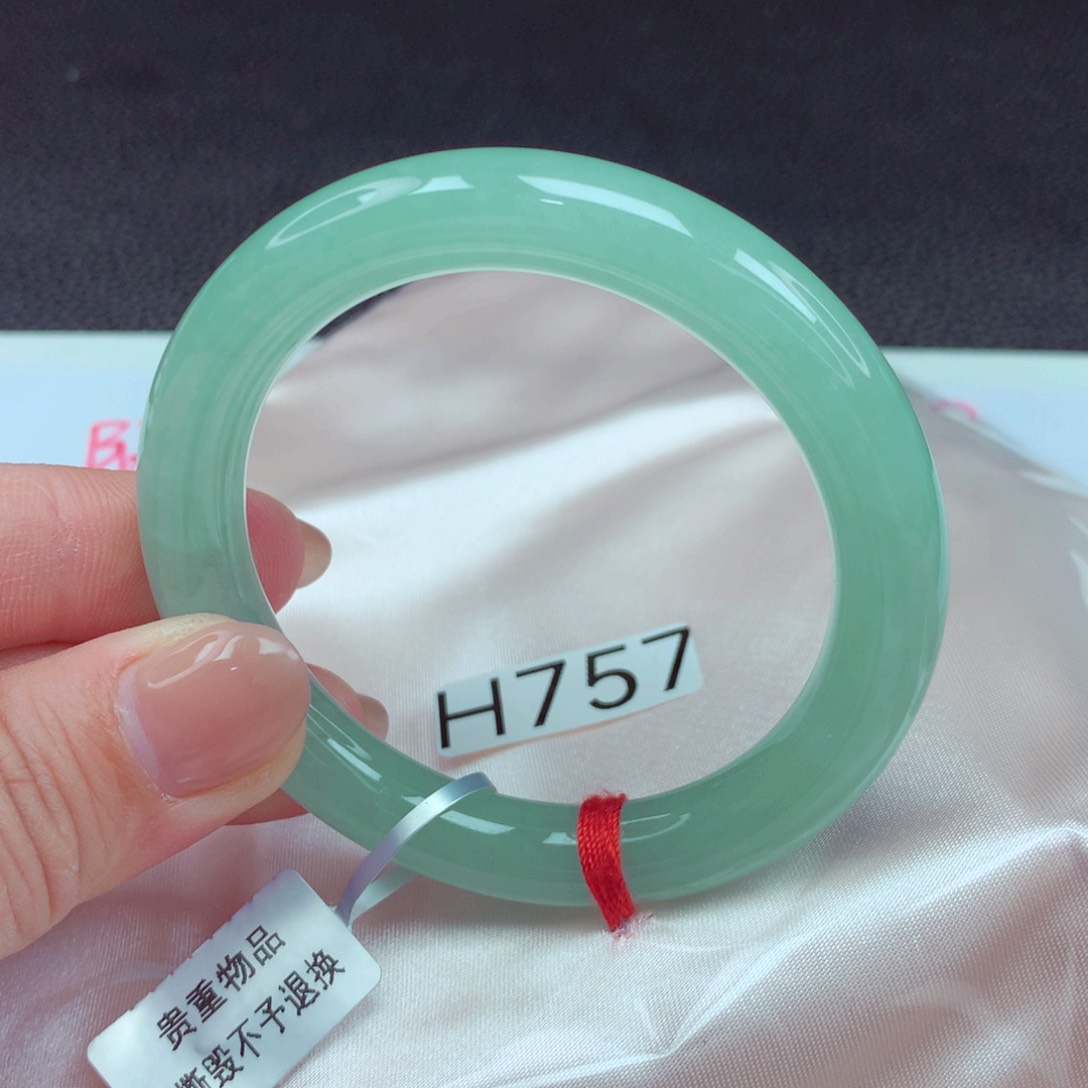 翡翠手镯未镶嵌手镯88