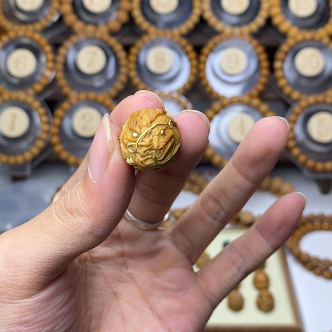 @***瓶猴头核桃吊坠镶嵌单颗