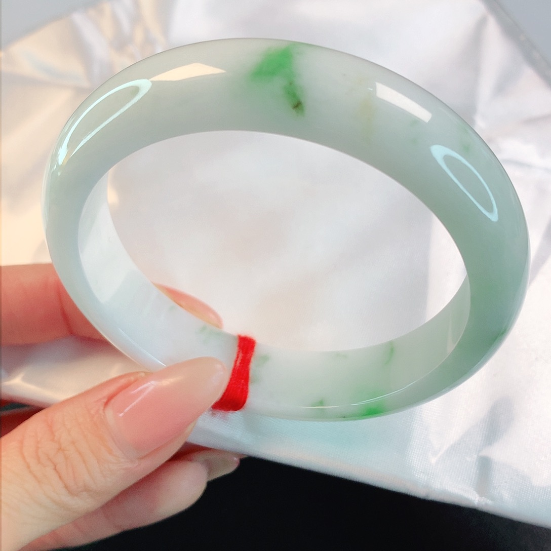 翡翠手镯未镶嵌58.7圈口