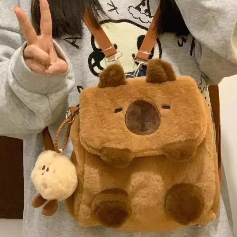 【小清新风格】高颜值可爱巴拉卡通水豚毛绒双肩包新款学生背包V310