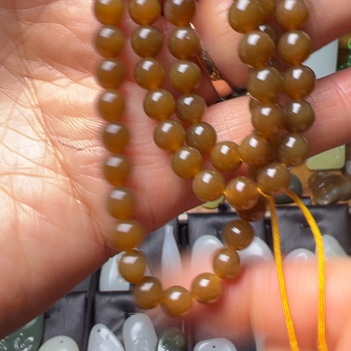 和田玉未镶嵌吊坠(赠链)