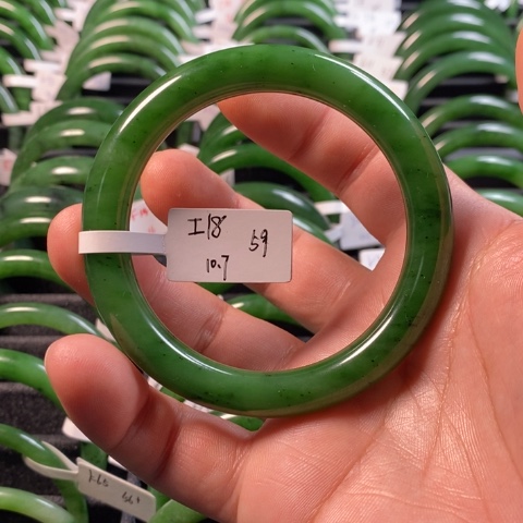 和田玉（碧玉）手镯未镶嵌