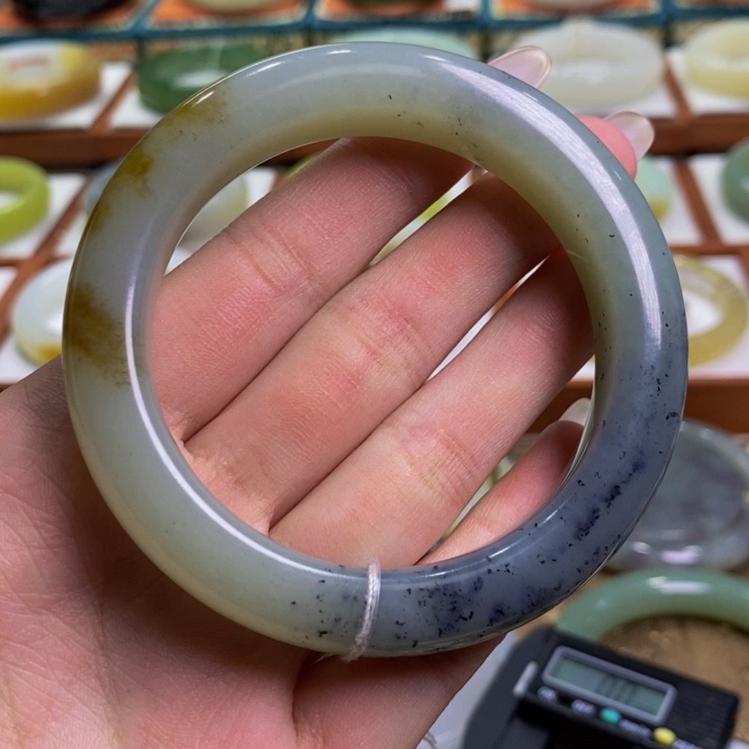 和田玉手镯未镶嵌楼兰三色56-57