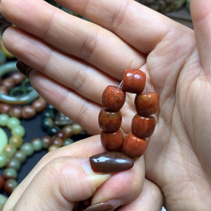 我***客透闪石质玉未镶嵌手链