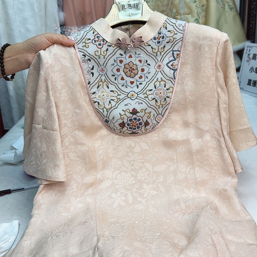 打籽绣缂丝连衣裙裙