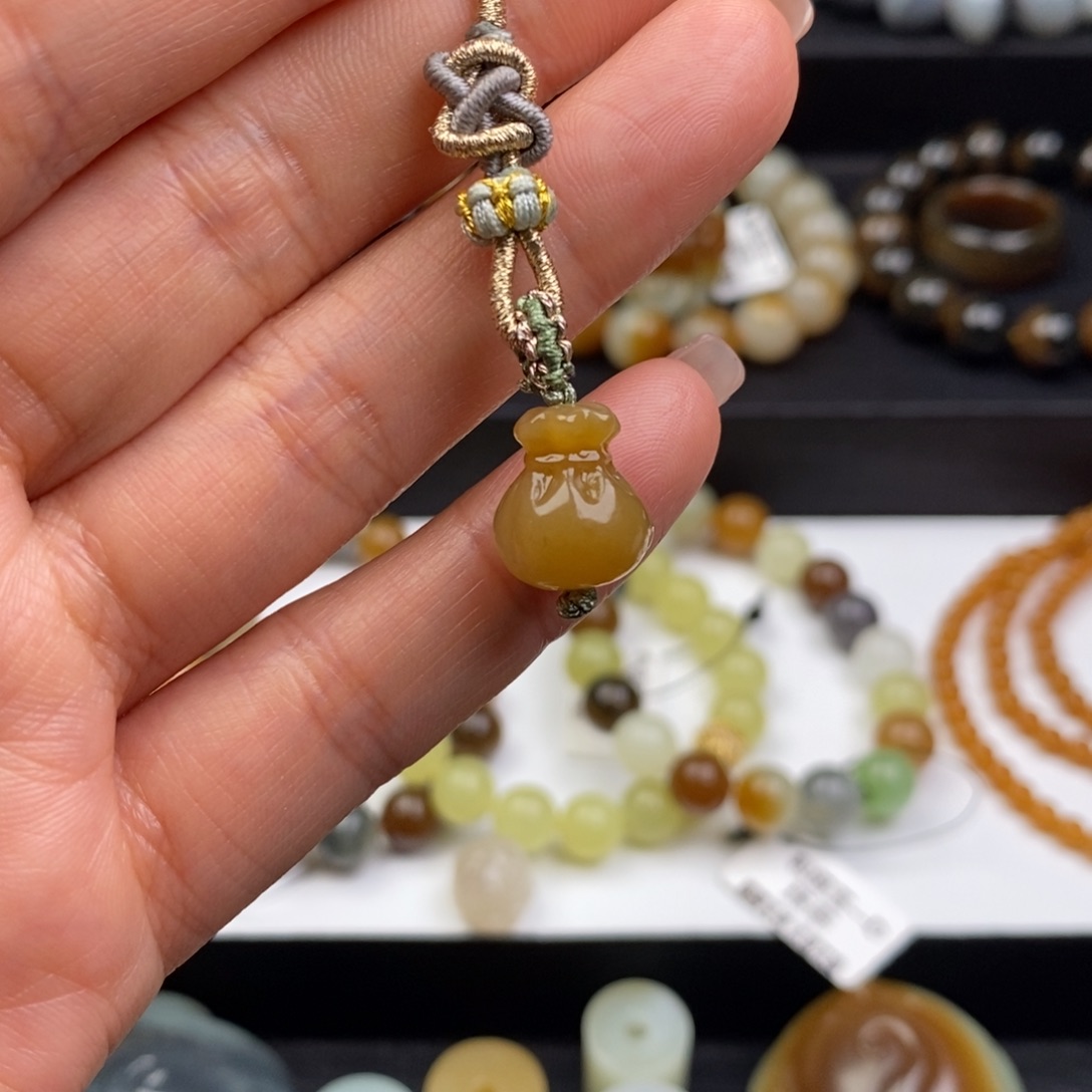 和田玉未镶嵌手串