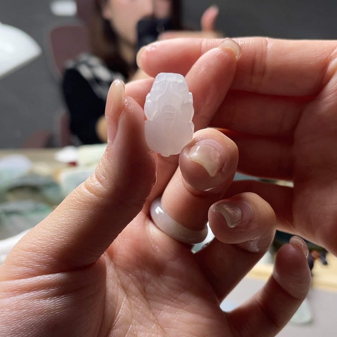 定制翡翠未镶嵌小貔貅抛光