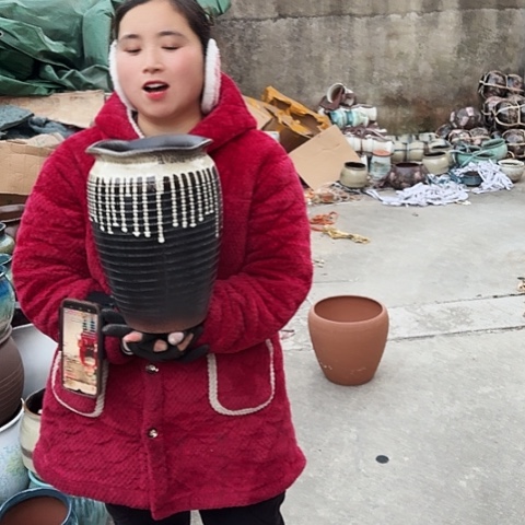 20口30高瑕疵盆子。