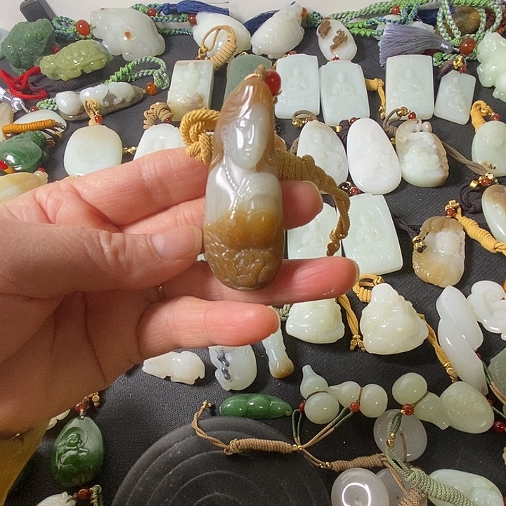 和田玉（糖玉）未镶嵌颈饰